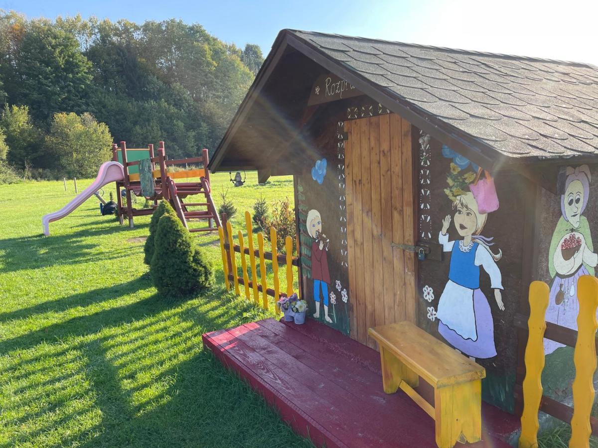 Apartmany Pod Troma Korunami Cerveny Klástor Exterior foto