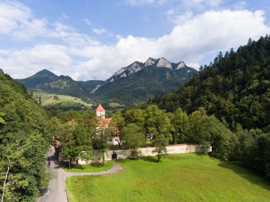 Apartmany Pod Troma Korunami Cerveny Klástor Exterior foto